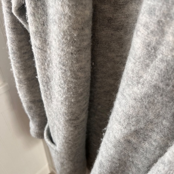 Aritzia Aronson Cardigan Light Grey - Picture 4 of 6